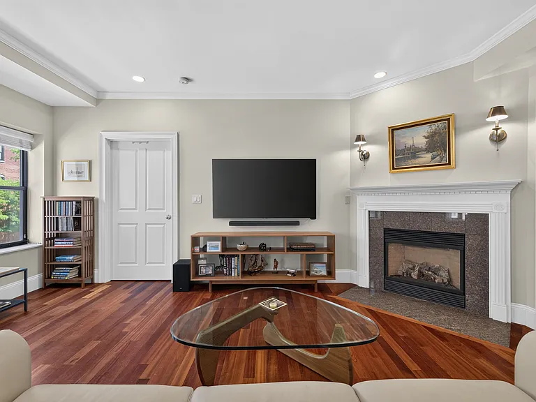 440 Commercial St #202 — Photo 3