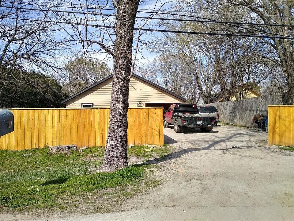 2nd image of 9919 Silver Meadow Dr