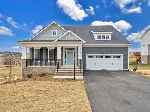 1135 Round Meadow Dr, Christiansburg, VA 24073