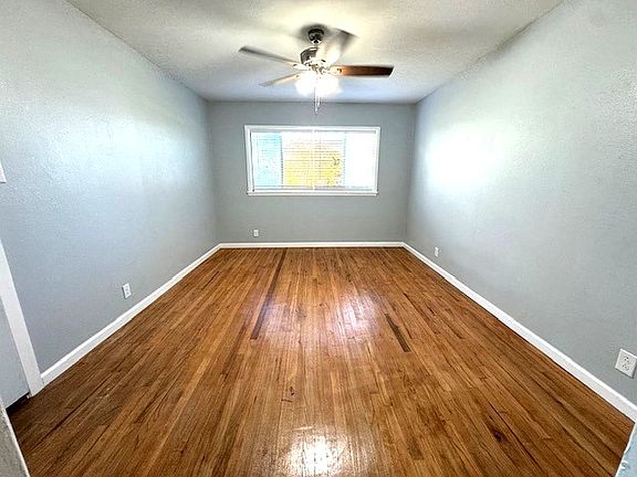 2nd image of 2293 Baywood Dr