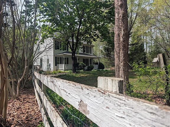 3rd image of 448 Pine Needles Ln