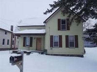 1221 Mackinaw Ave, Cheboygan, MI 49721