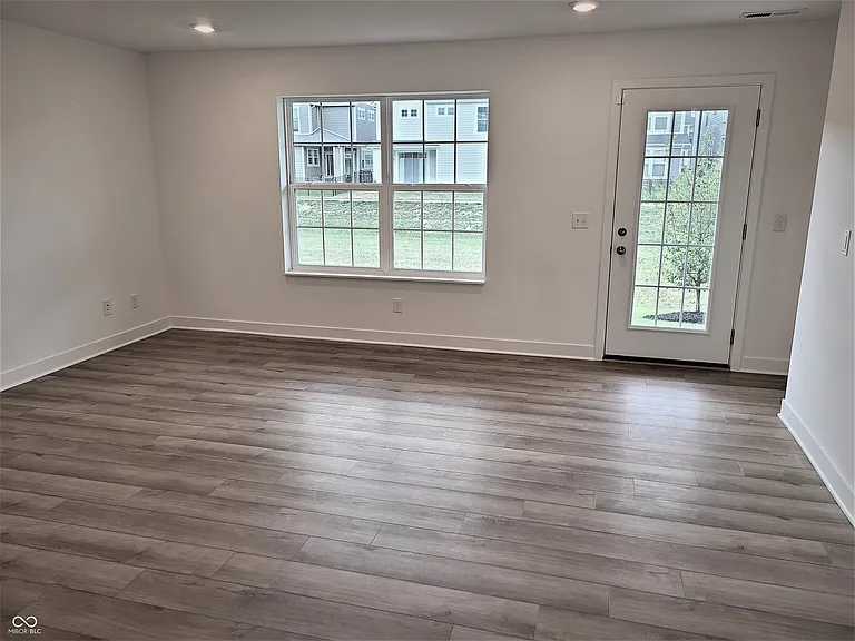 6929 Adalene Ln — Photo 12