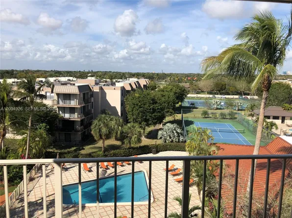 13120 SW 92nd Ave #Penthouse B-13, Miami, FL 33176
