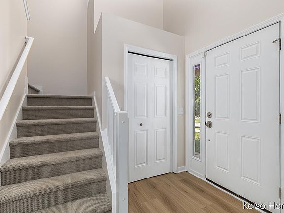 3rd image of 2222 Beatrice Dr NE