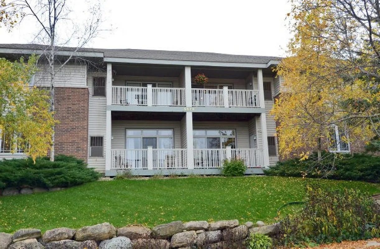 5575 Bantry Ln APT 1 photo 1