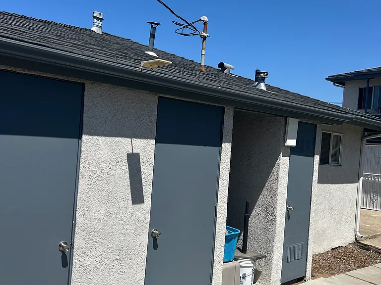 428 Newport Ave — Photo 1