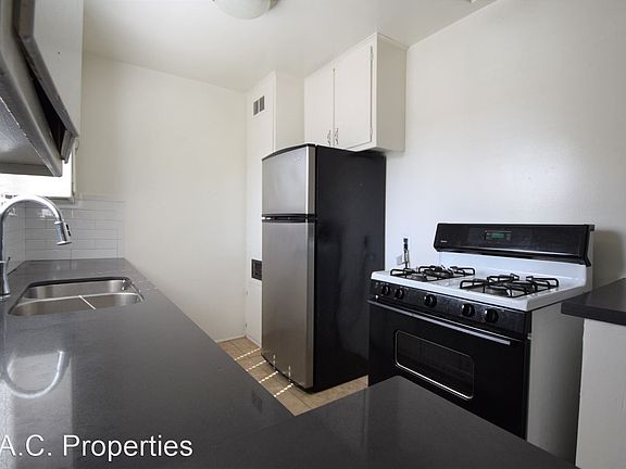 5th image of 1212 N Hollywood Way #4521170