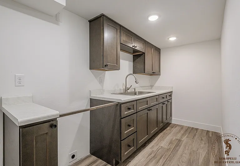 910 Rood Ave #5 — Photo 5