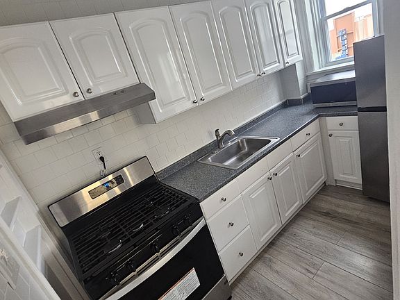 4th image of 37 S Iowa Ave APT 4A
