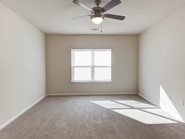 Sterchi Ridge Apartments — Photo 18