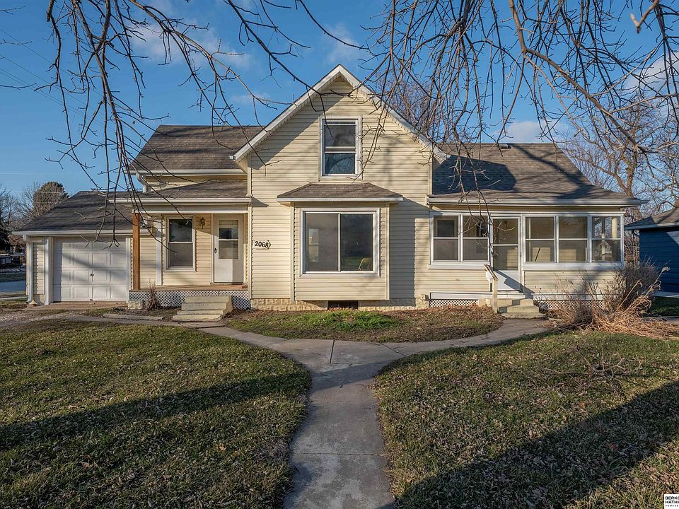 2068 Park St, Blair, NE 68008 Zillow