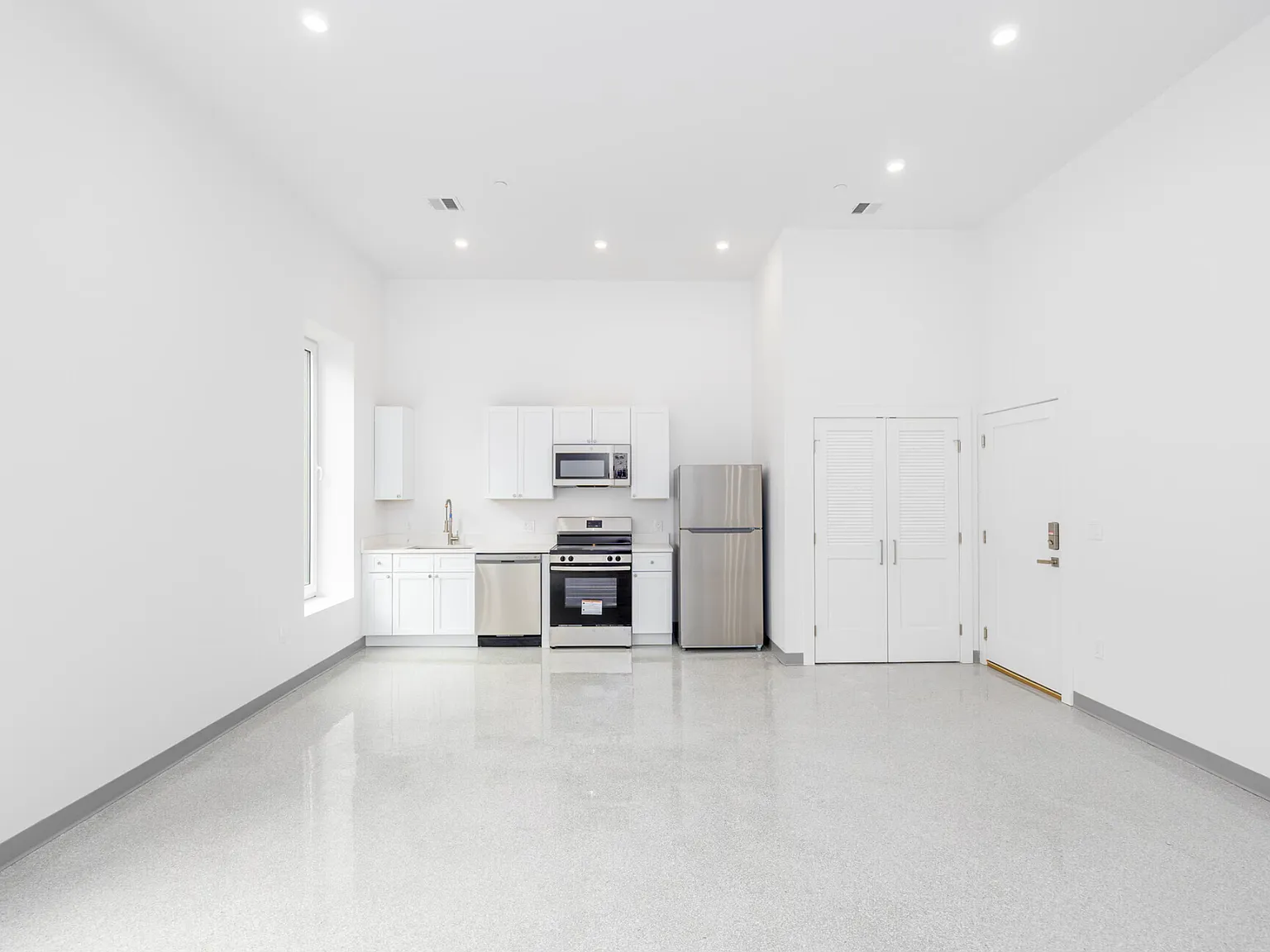 1 bed, 660 sqft, $2,095 — Photo 2