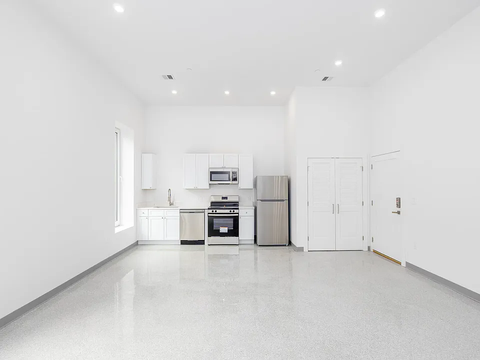 78-80 Middlesex St #102