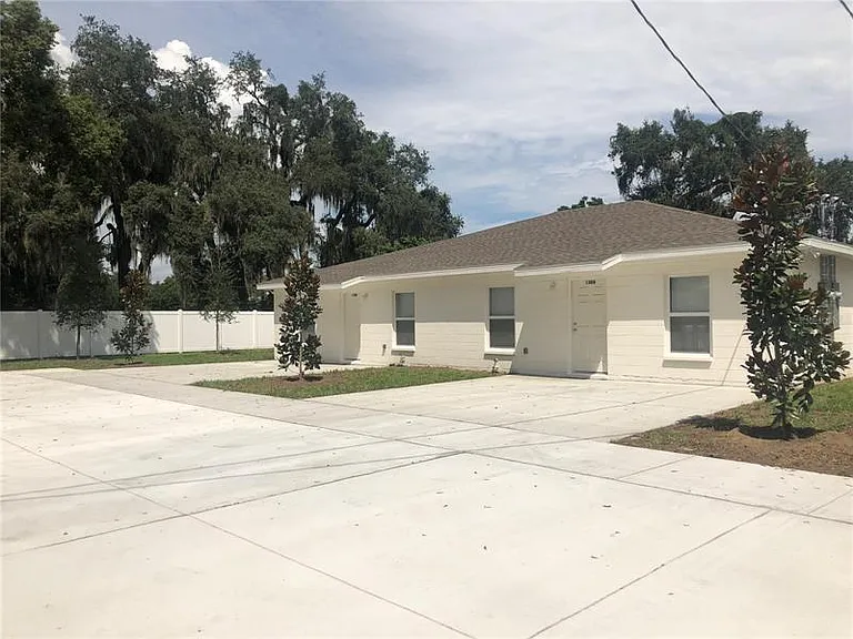 1308 Magnolia Manor Pl — Photo 2