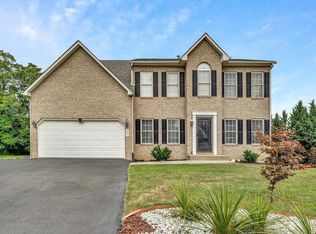 221 Minnie Bell Ln, Vinton, VA 24179