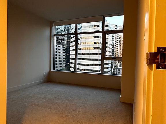 4th image of 588 Bell St Unit 809S