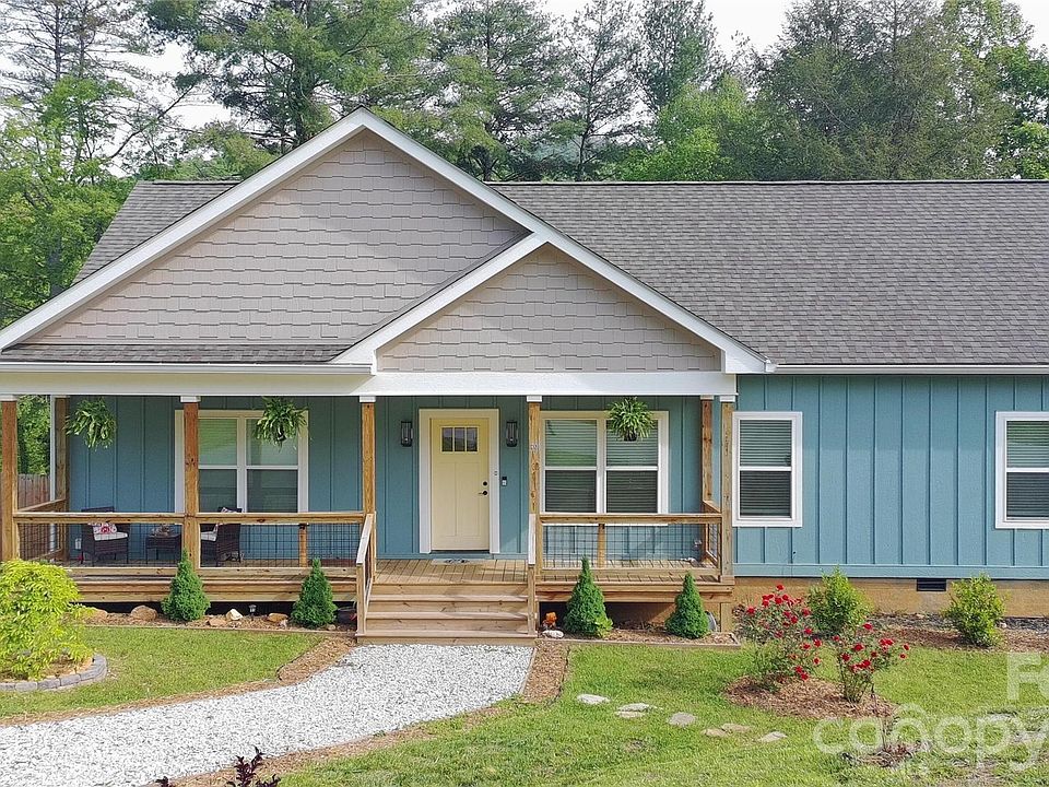 1st image of 39 Arlington Oaks Ln