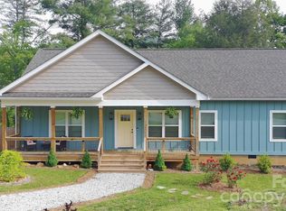 39 Arlington Oaks Ln, Bryson City, NC 28713