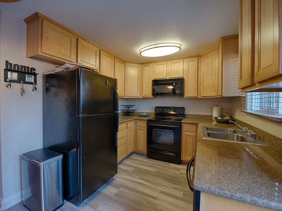 1st image of 1321 Greenfield Dr Unit 4