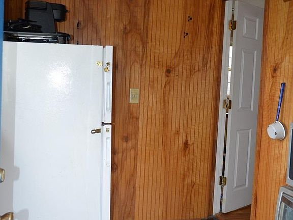4th image of 2119 Craig St