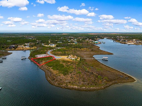 3rd image of 712 Island Ct