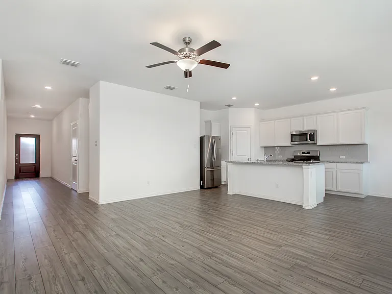 2157 Clarion Ln — Photo 8