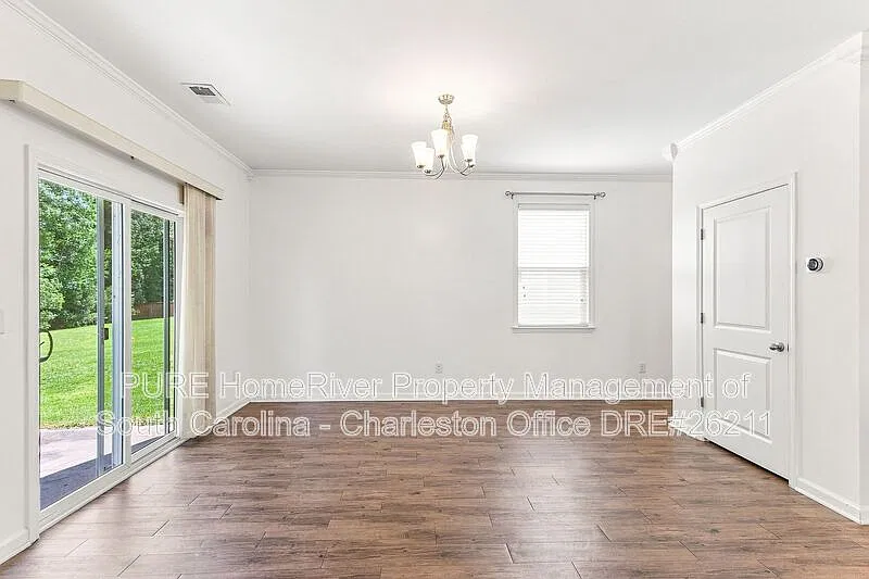 4 bed, 2.5 bath, 2164 sqft, $2,249 — Photo 3