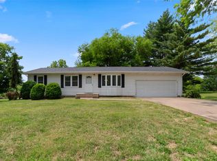 1207 Apple St, Elsberry, MO 63343