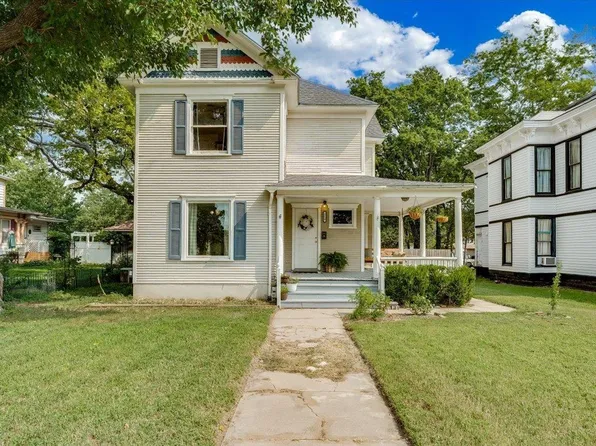 214 E 6th Ave, Hutchinson, KS 67501