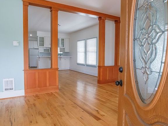 5th image of 402 S Main St Unit A