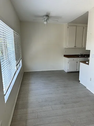 11906 Hart St — Photo 3