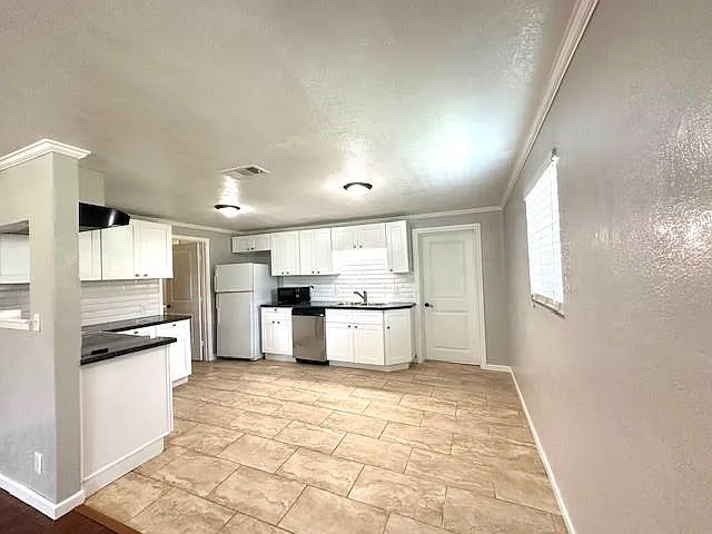 17884 Crystalwood Ct — Photo 4