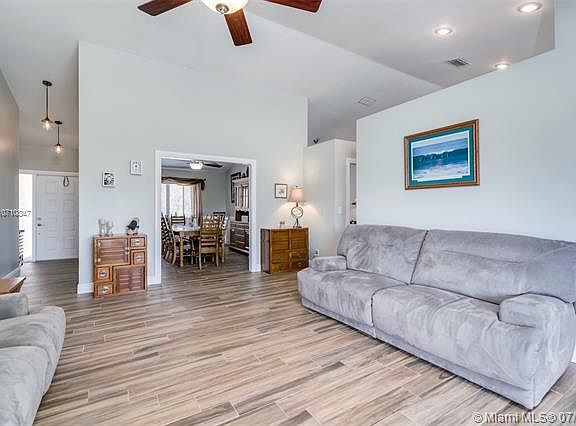 5th image of 1911 W Oak Knoll Cir