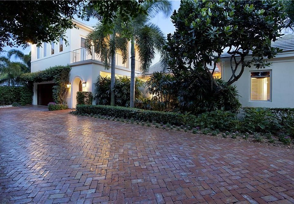 1st image of 1110 Island Dr