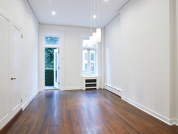3rd image of 116 E 62nd St APT 2