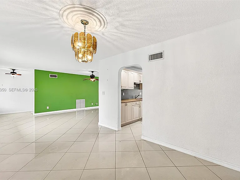 2832 NW 10th Ave — Photo 9