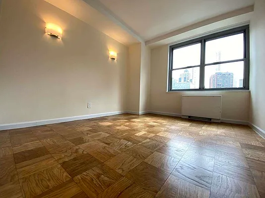 Rented by Bond New York | media 9