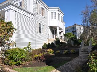 158 Riveredge Dr, Chatham, NJ 07928