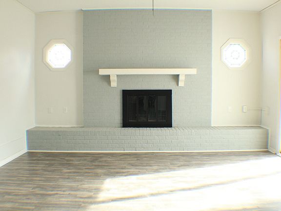4th image of 211 Plumtree Dr