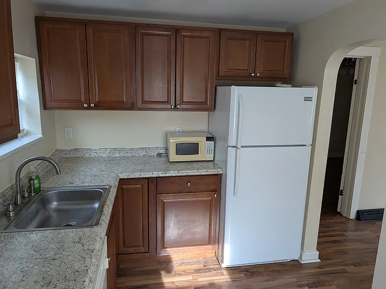 621 Franklin St — Photo 2