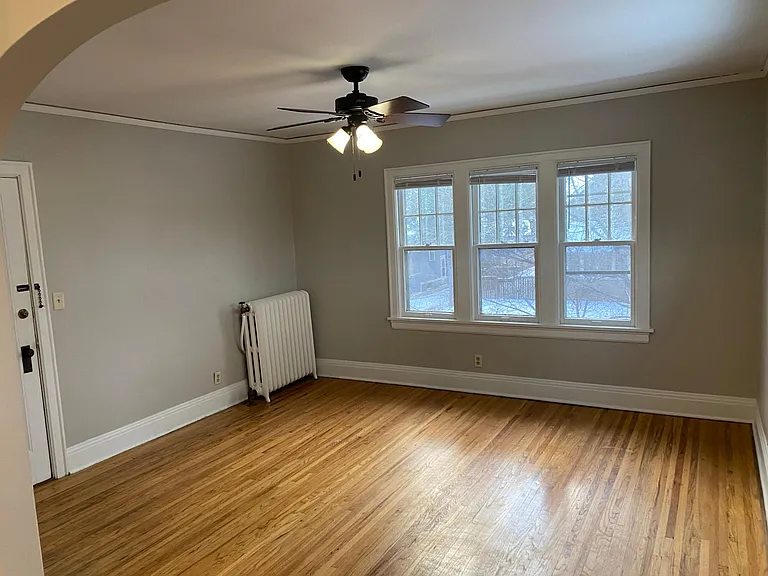 Clean & spacious living room