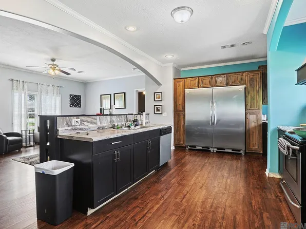 5711 Rollins Rd, Zachary, LA 70791