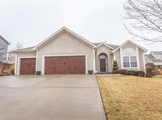 7309 N Potter Ave, Kansas City, MO 64158