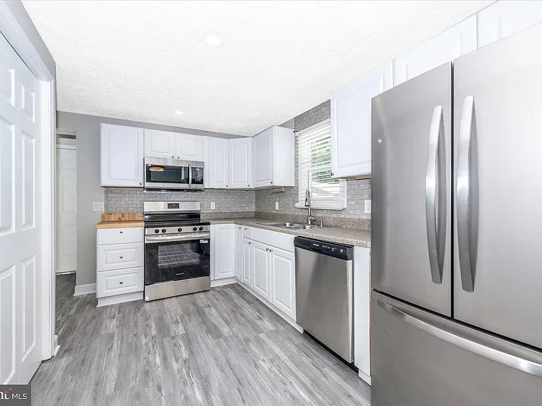 12284 Bandera Ln — Photo 13