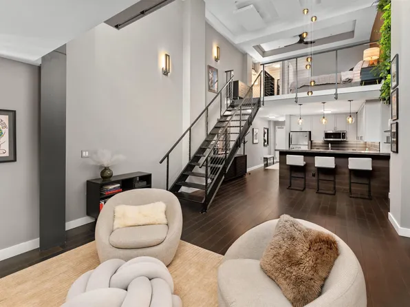 330 13th St #1C, Oakland, CA 94612