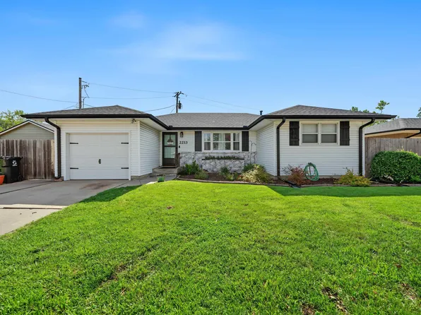 2213 Quincy St, Salina, KS 67401