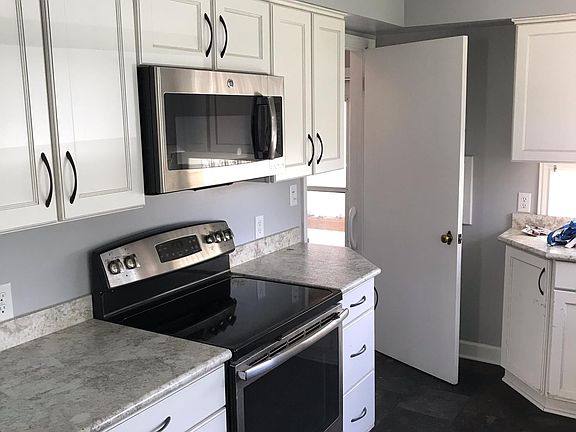 2nd image of 3843 Fairfield Ave