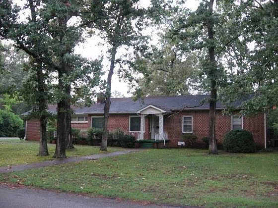 1st image of 5601 Pinelawn Ave
