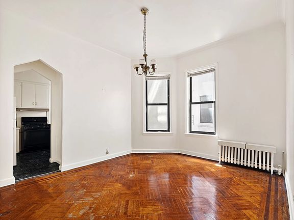 2nd image of 243 New York Ave #243